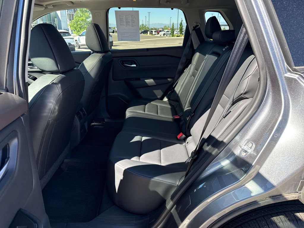 Used 2023 Nissan Rogue SV w/ SV Premium B Package AWD/4WD image 26
