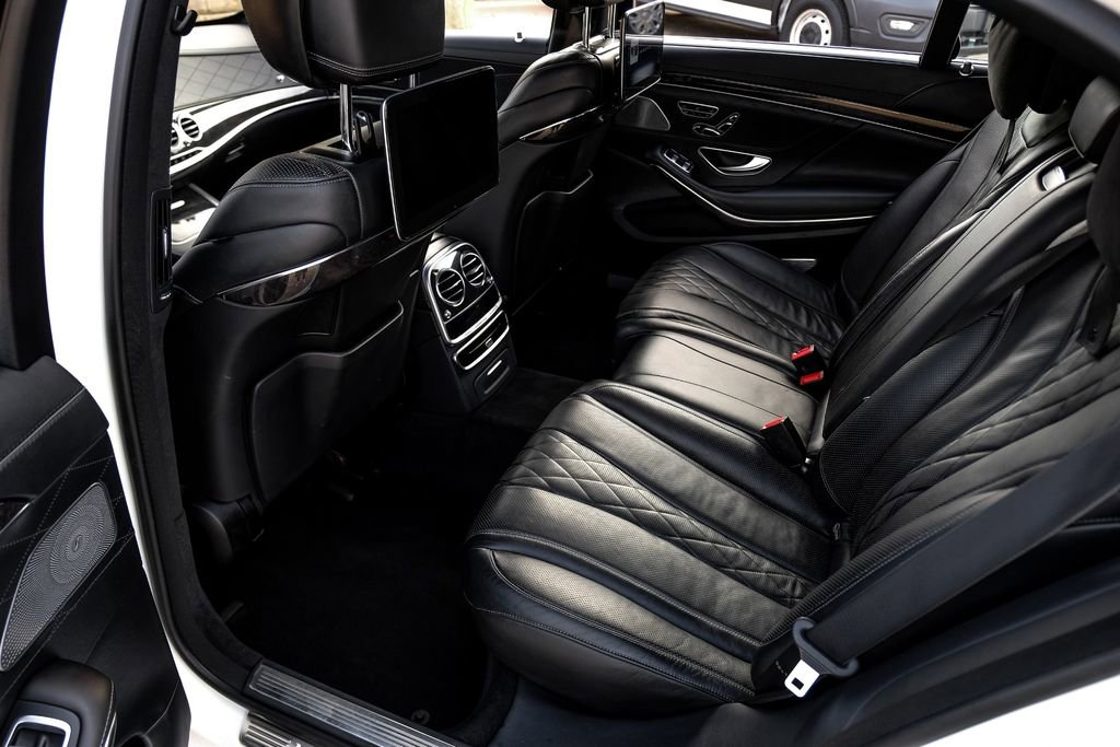 Used 2019 Mercedes-Benz S 560e w/ AMG Line Exterior image 44