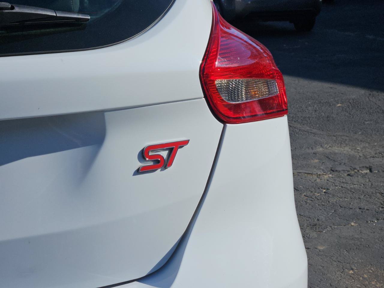 Used 2018 Ford Focus ST FWD image 18