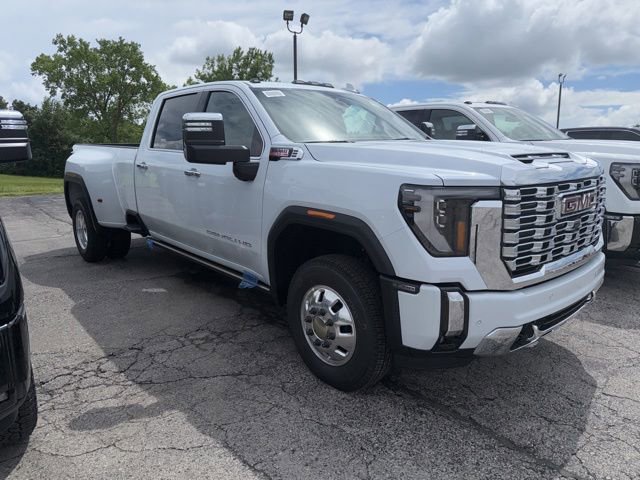 New 2026 GMC Sierra 3500 Denali w/ Denali Reserve Package AWD/4WD image 8