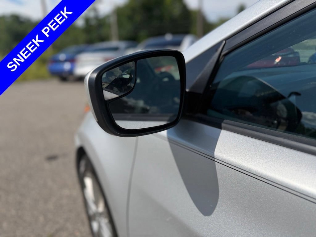 Used 2015 Hyundai Elantra SE w/ Option Group 02 FWD image 9
