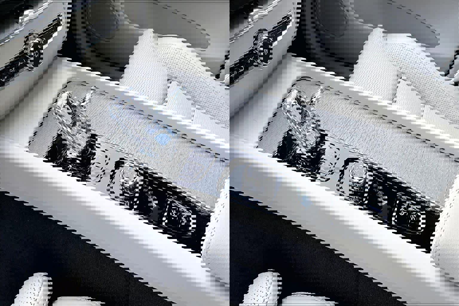 Used 2023 Volvo XC60 B5 Ultimate w/ Climate Package image 16