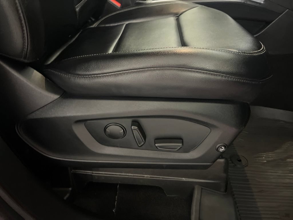Used 2020 Ford Explorer XLT w/ Equipment Group 202A AWD/4WD image 60