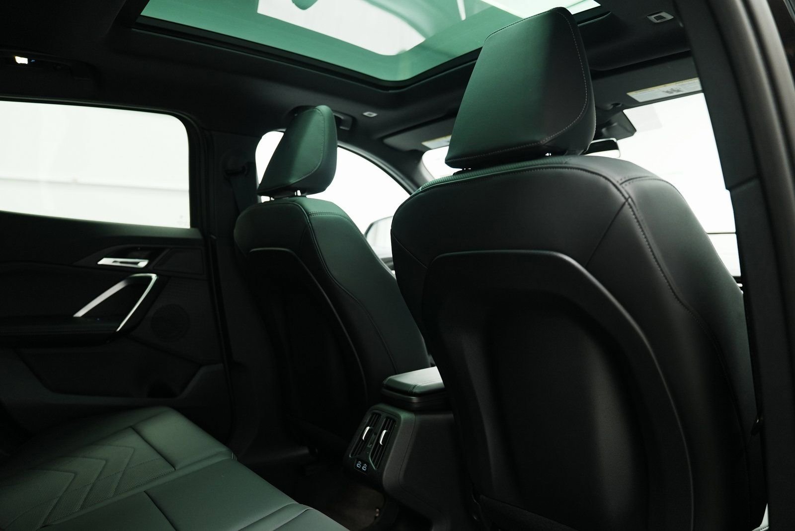 Used 2025 BMW X2 xDrive28i w/ Convenience Package image 30