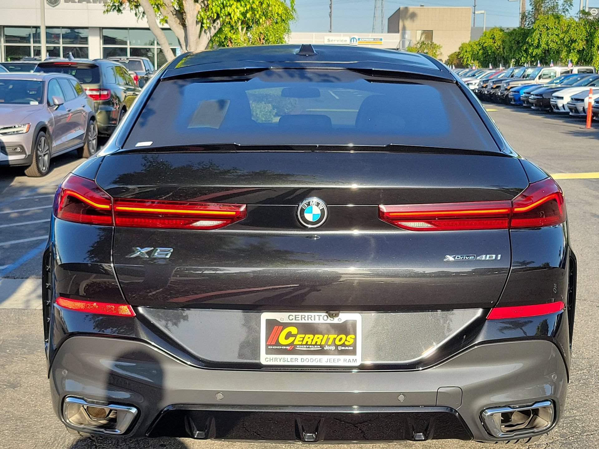 Used 2024 BMW X6 xDrive40i w/ Premium Package AWD/4WD image 3