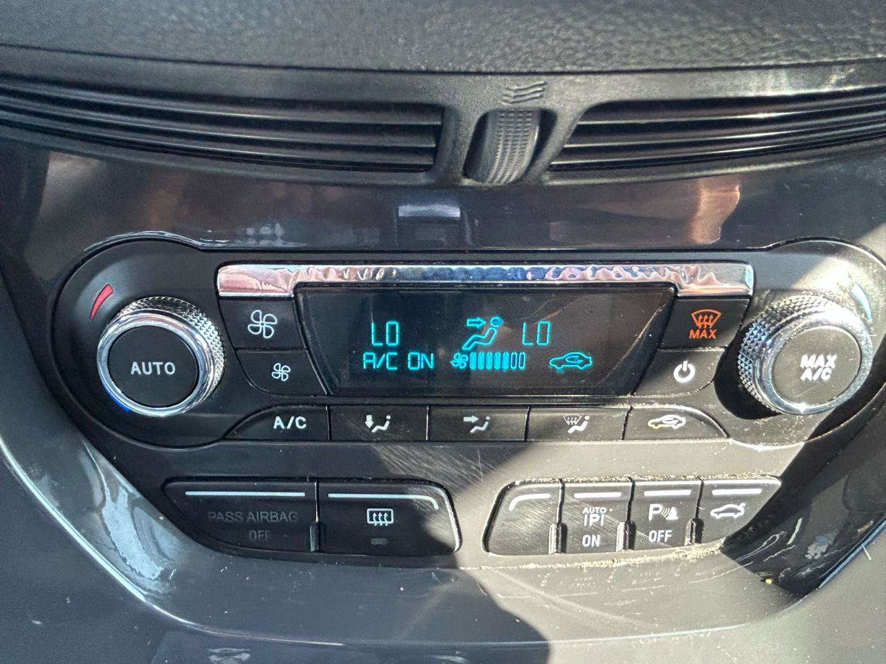 Used 2014 Ford Escape Titanium w/ Equipment Group 401A AWD/4WD image 28
