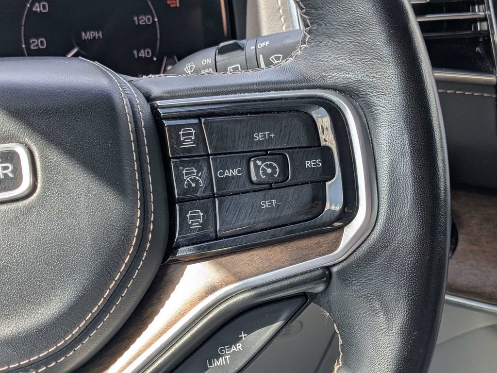 Used 2023 Jeep Grand Wagoneer L Series II AWD/4WD image 26