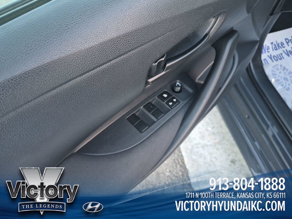 Used 2024 Toyota Corolla LE FWD image 11