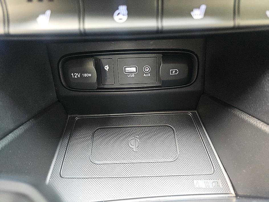 Used 2020 Hyundai Santa Fe Limited FWD image 25