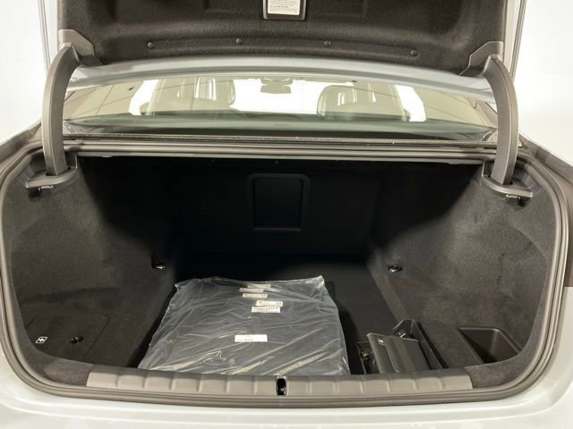 Used 2024 BMW 760i xDrive image 37