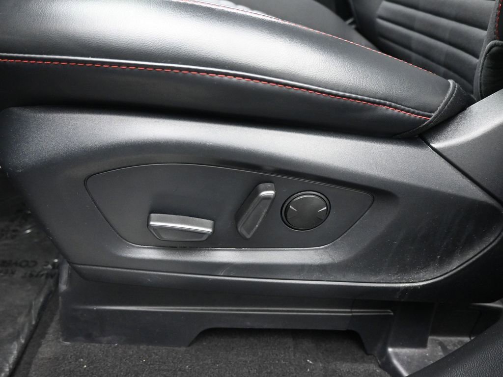 Used 2025 Ford Explorer ST-Line w/ ST-Line Street Pack image 11