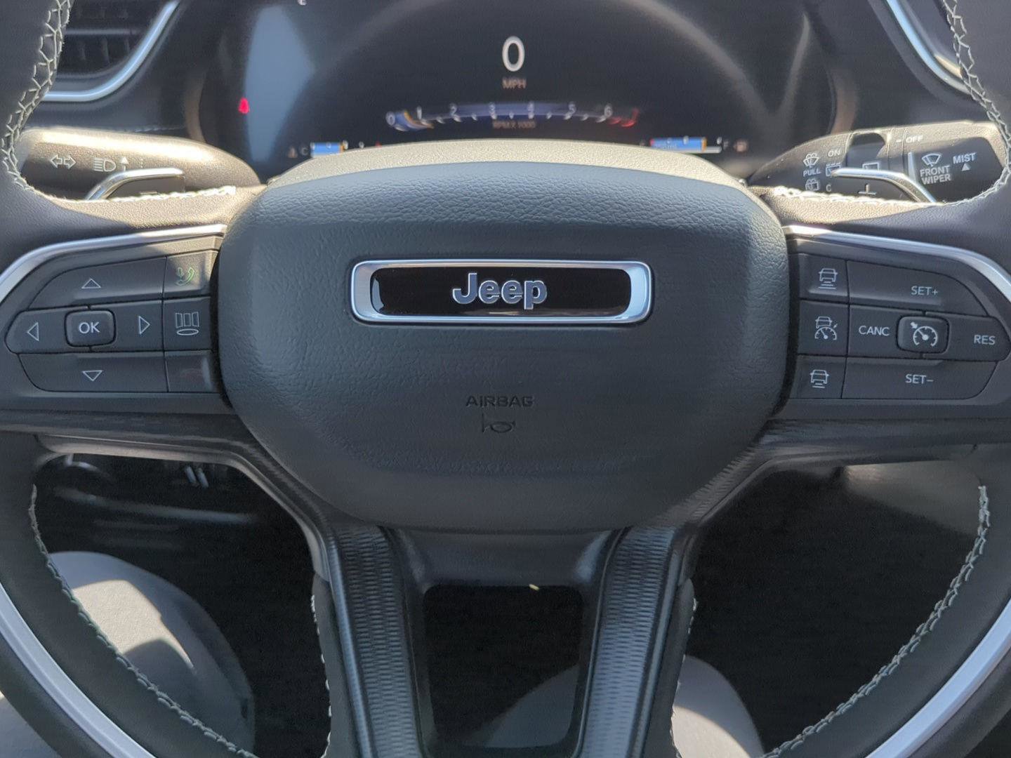 New 2025 Jeep Grand Cherokee L Altitude image 17