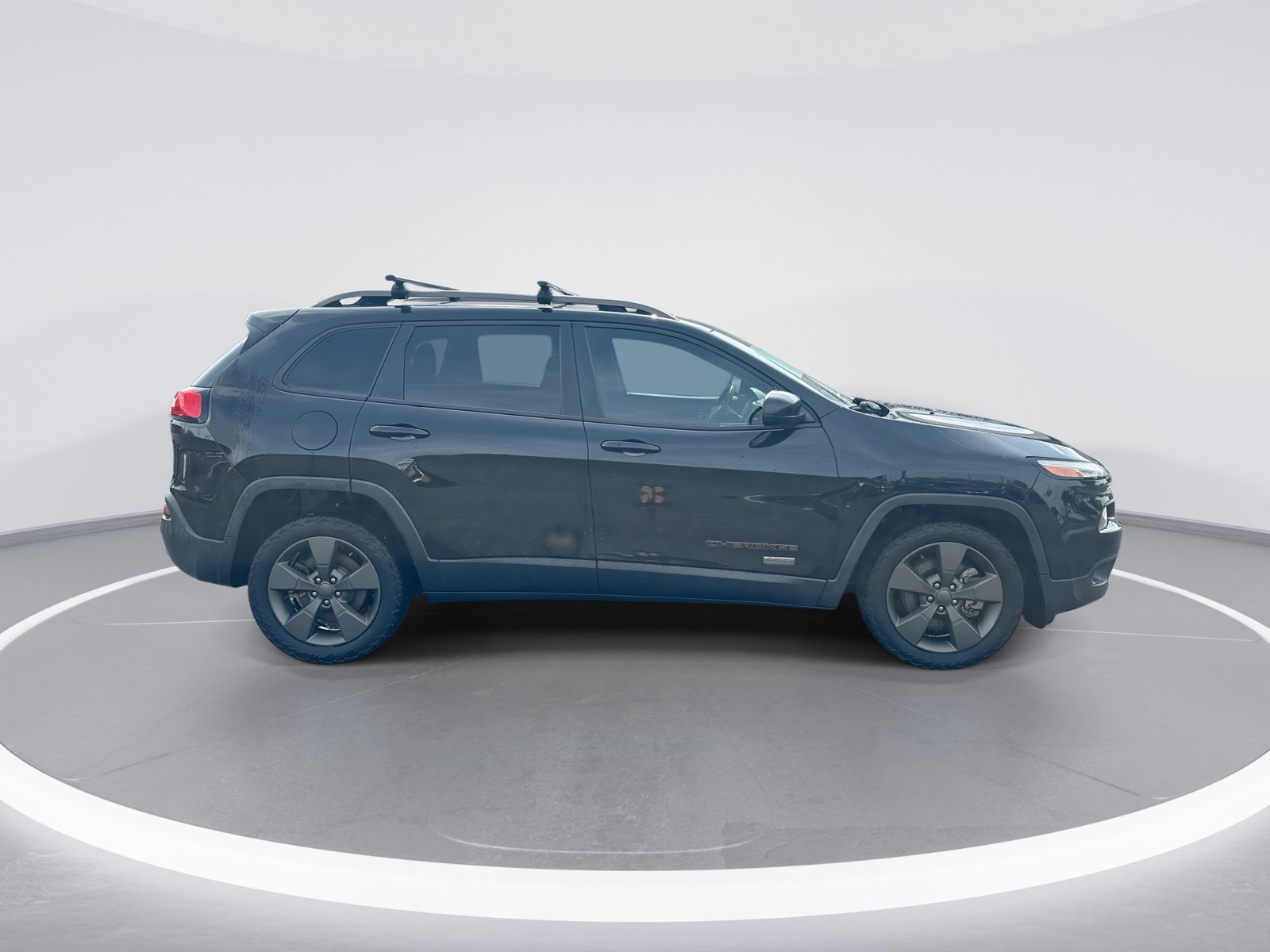 Used 2016 Jeep Cherokee 75th Anniversary FWD image 10