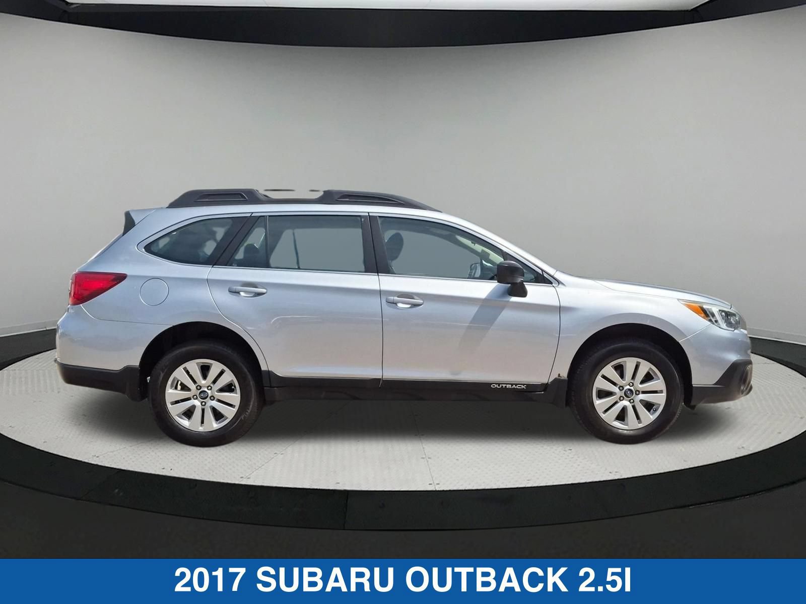 Used 2017 Subaru Outback 2.5i AWD/4WD image 2