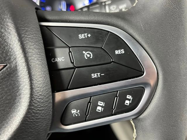 Used 2023 Chrysler Pacifica Touring-L image 15