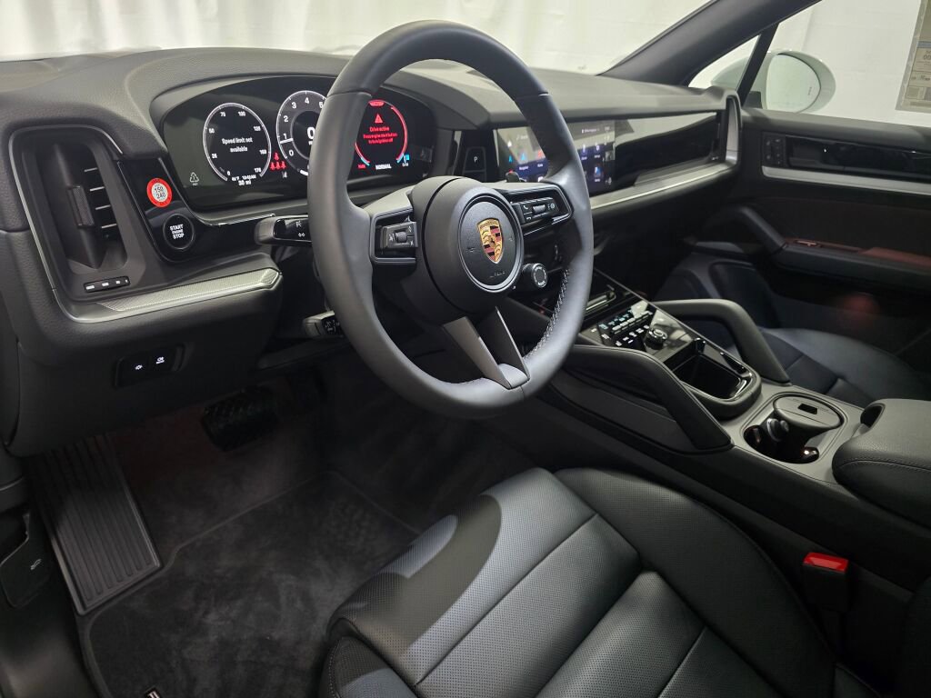New 2026 Porsche Cayenne image 4