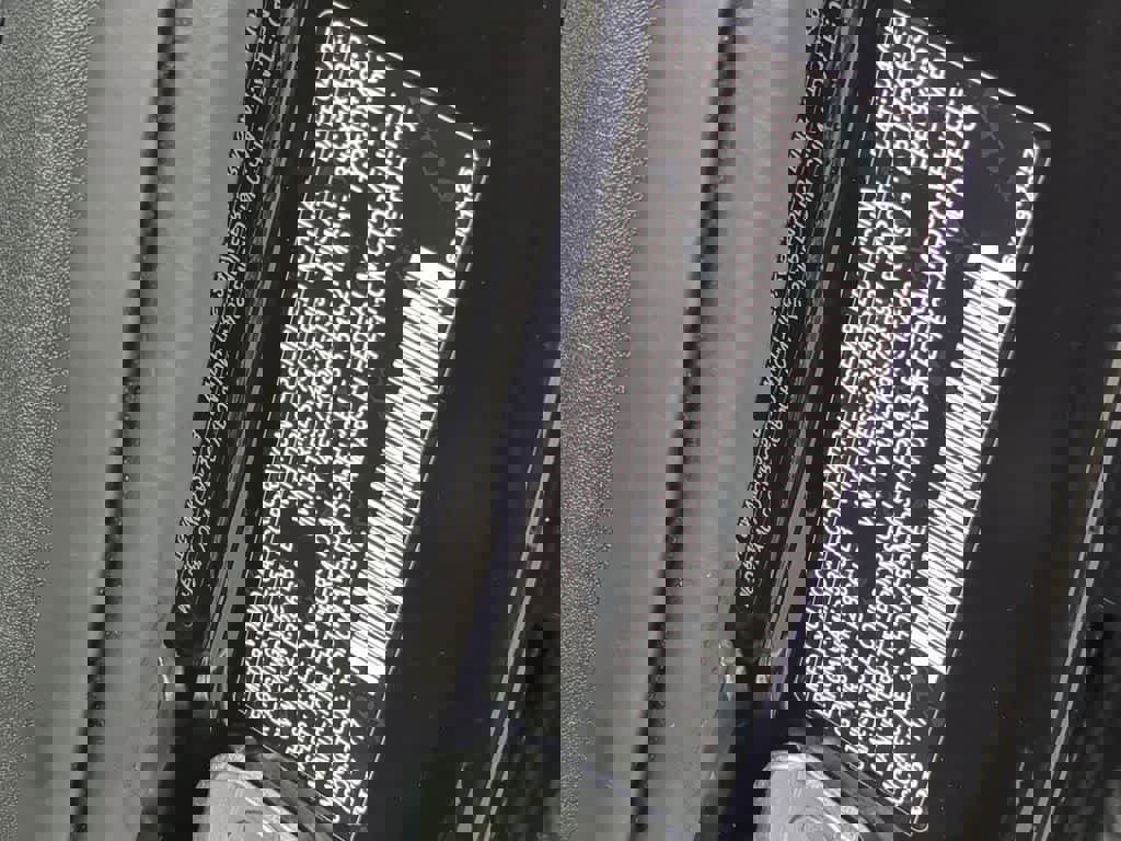 Used 2025 Volvo EX30 Plus w/ Protection Package Premier image 32