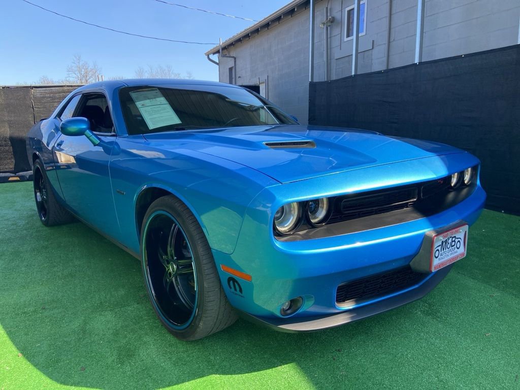 Used 2015 Dodge Challenger R/T w/ Quick Order Package 22B R/T RWD image 2