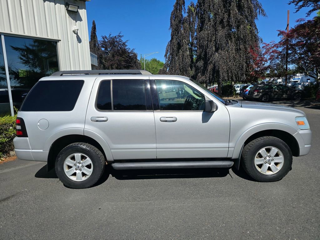 Used 2010 Ford Explorer XLT AWD/4WD image 3