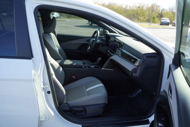 Used 2025 Toyota Camry SE w/ Multimedia Upgrade Package image 20