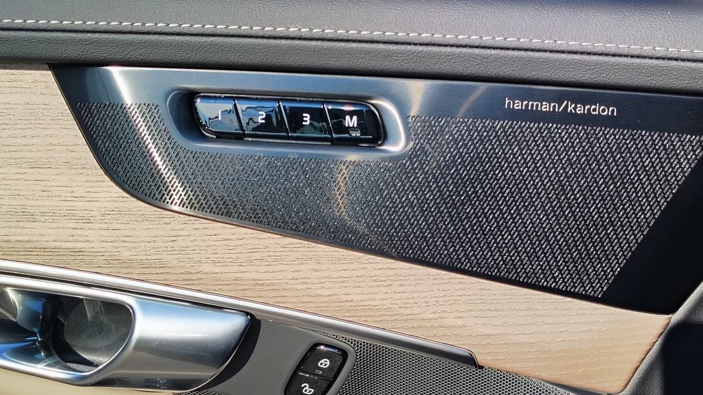 New 2026 Volvo XC90 B6 Plus AWD/4WD image 9