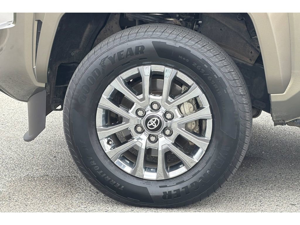 Used 2024 Toyota Tacoma Limited w/ Limited Package (LT) image 31
