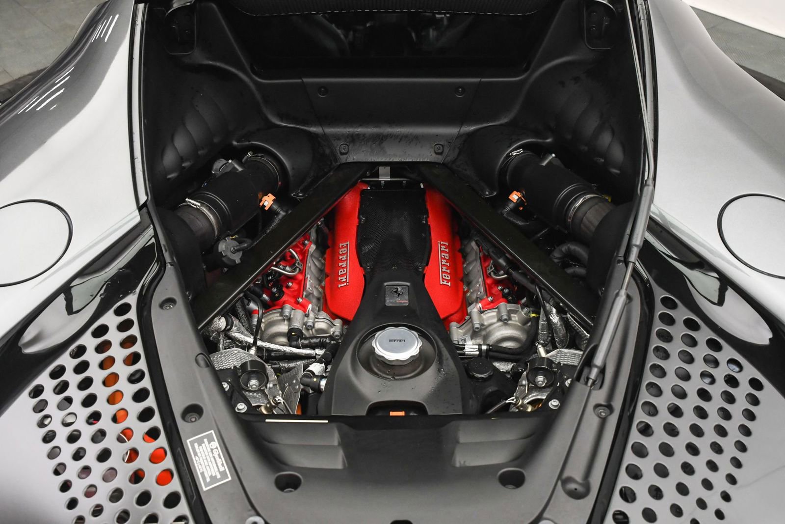 Used 2022 Ferrari SF90 Stradale image 30