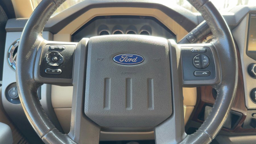 Used 2013 Ford F250 Lariat w/ Chrome Pkg image 16