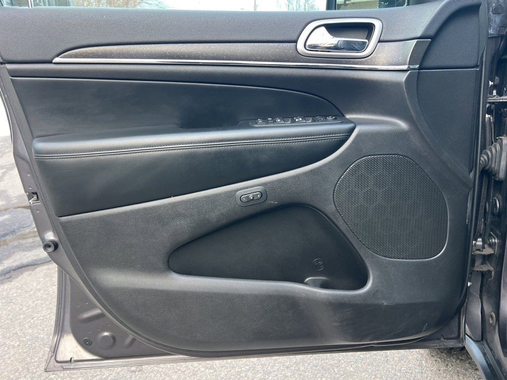 Used 2018 Jeep Grand Cherokee Limited image 11