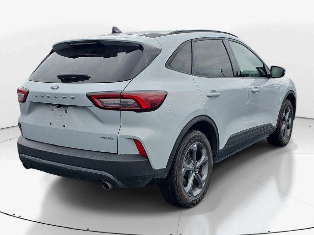 Certified 2025 Ford Escape ST-Line Select AWD/4WD image 4