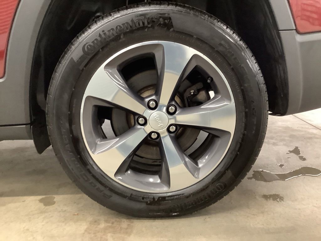 Used 2019 Jeep Cherokee Limited AWD/4WD image 20
