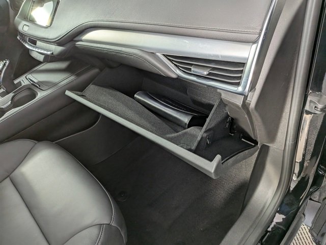 Certified 2023 Cadillac XT4 Premium Luxury w/ Cold Weather Package image 33