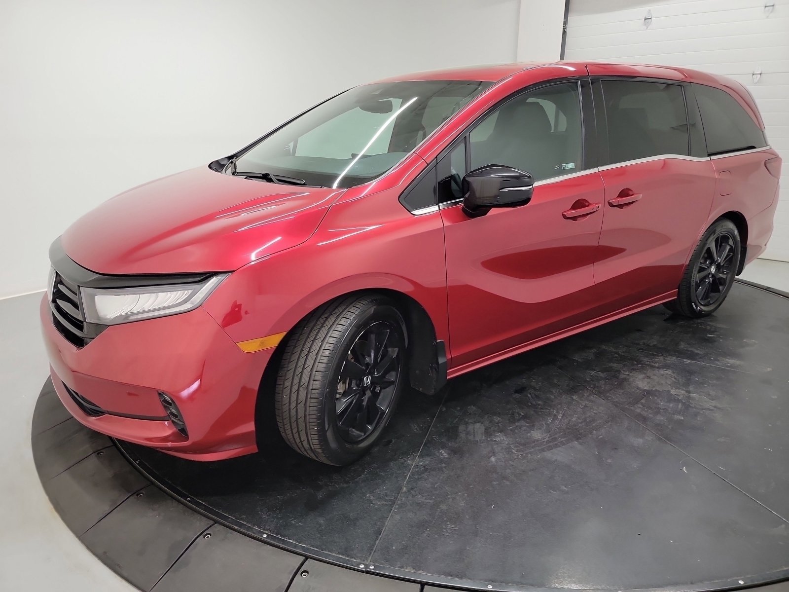 Certified 2023 Honda Odyssey Sport image 3