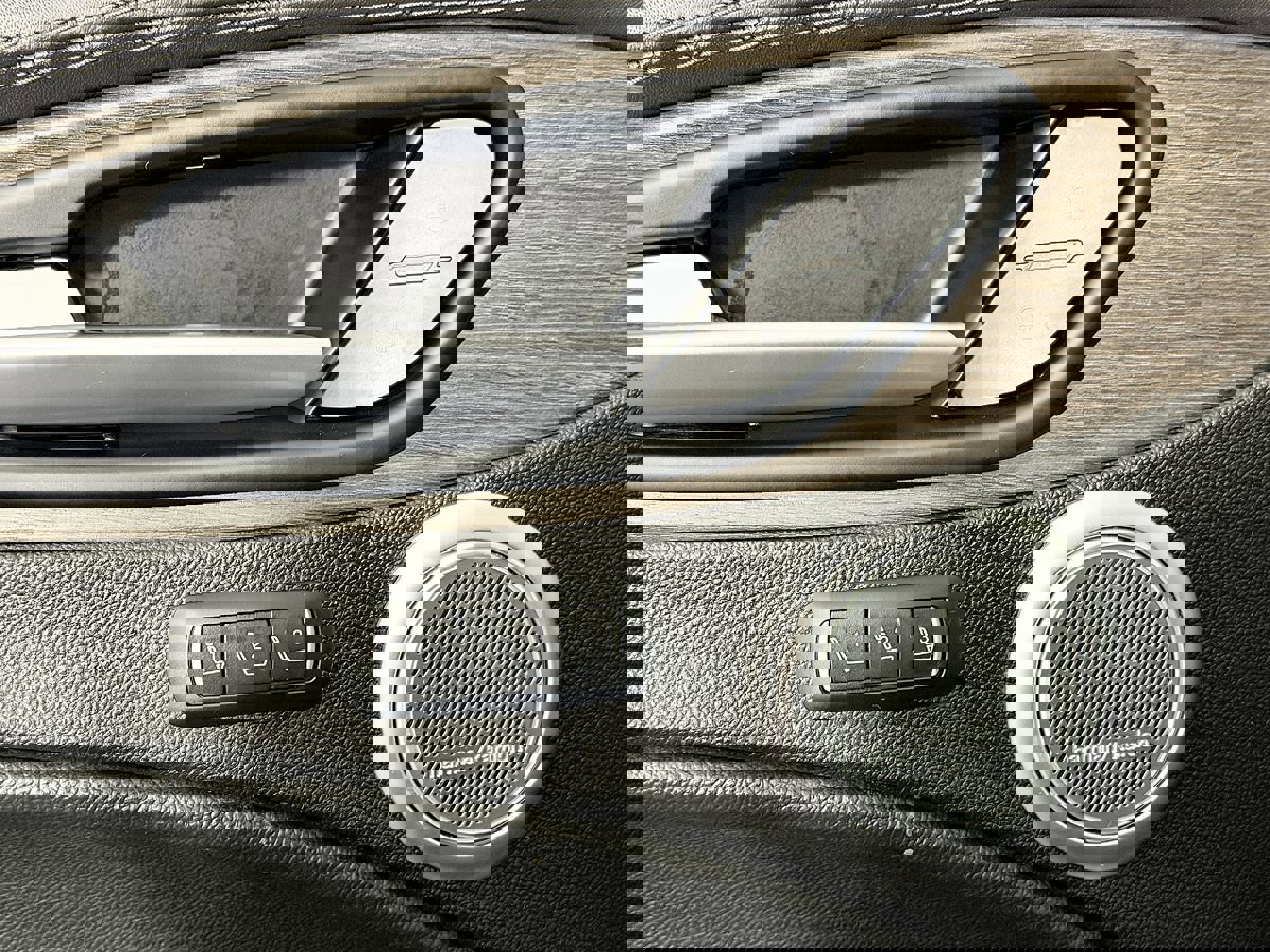 Used 2021 Alfa Romeo Stelvio Ti w/ Premium Package image 16