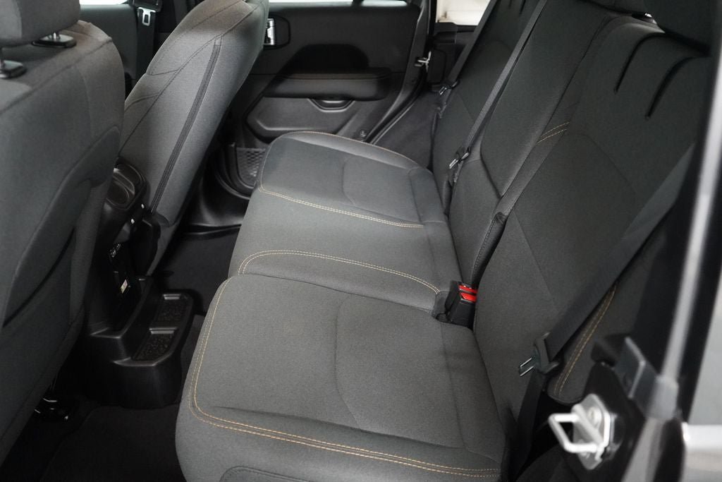 Used 2025 Jeep Wrangler Unlimited Sahara AWD/4WD image 22