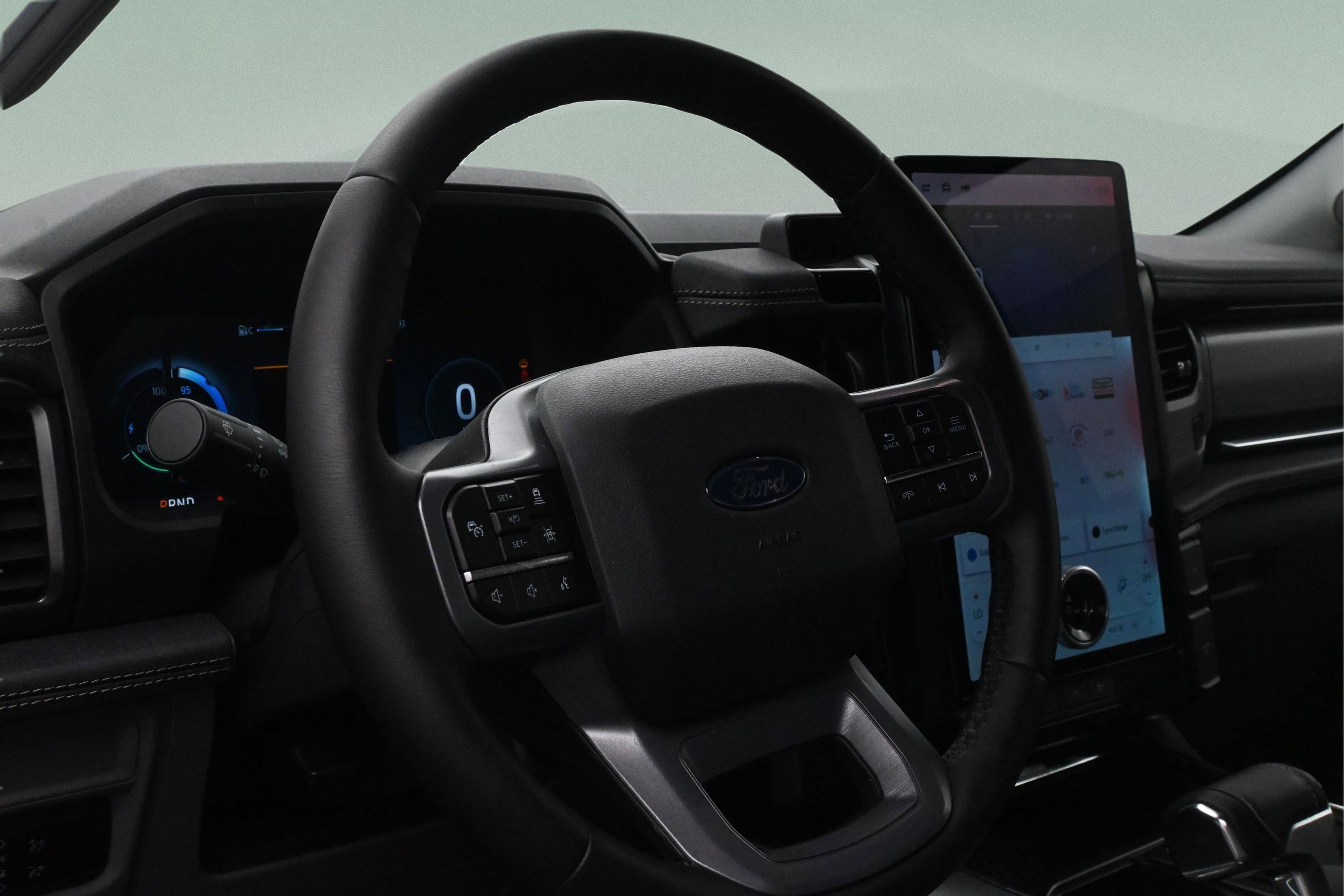 Used 2025 Ford F150 Lightning Flash AWD/4WD image 17