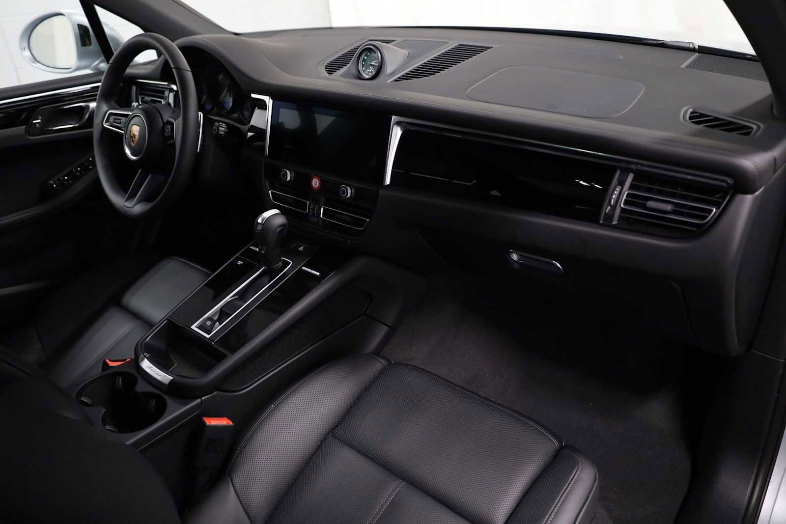 New 2026 Porsche Macan S image 5