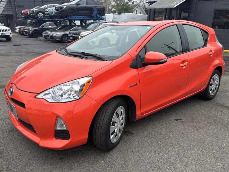 Used 2013 Toyota Prius C Three image 3