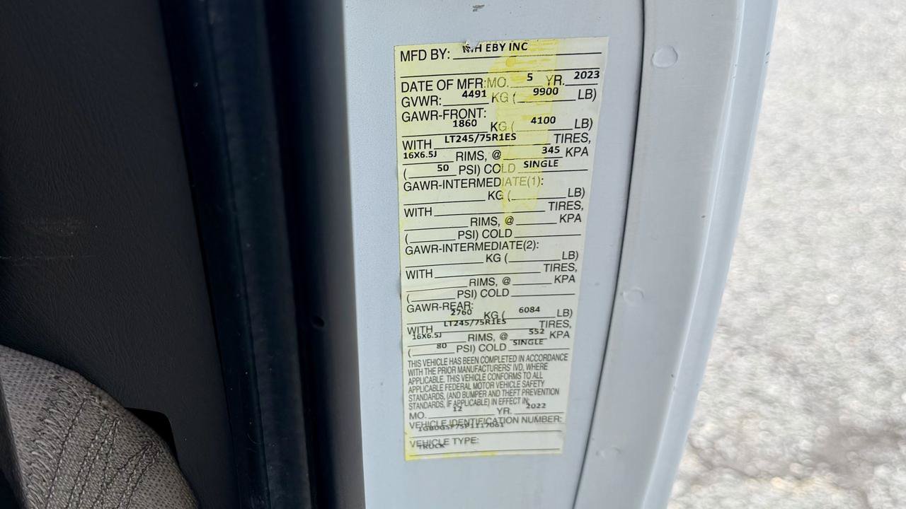 Used 2023 Chevrolet Express 3500 w/ Power Convenience Package RWD image 23