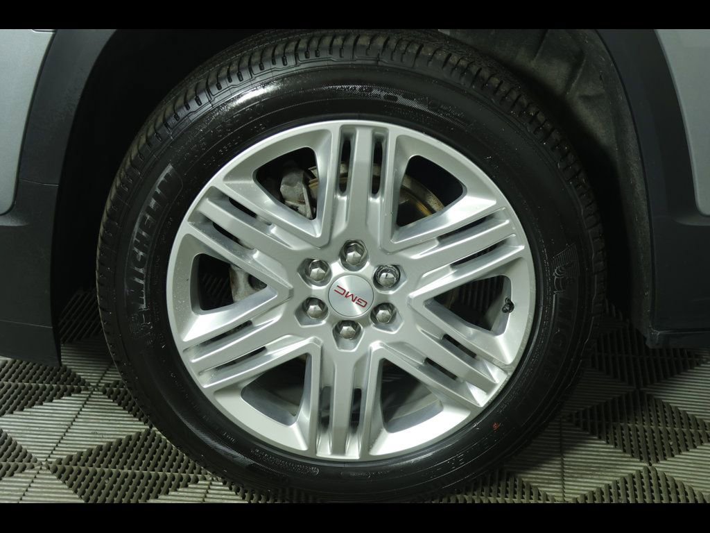 Used 2023 GMC Acadia SLE w/ Driver Convenience Package image 5