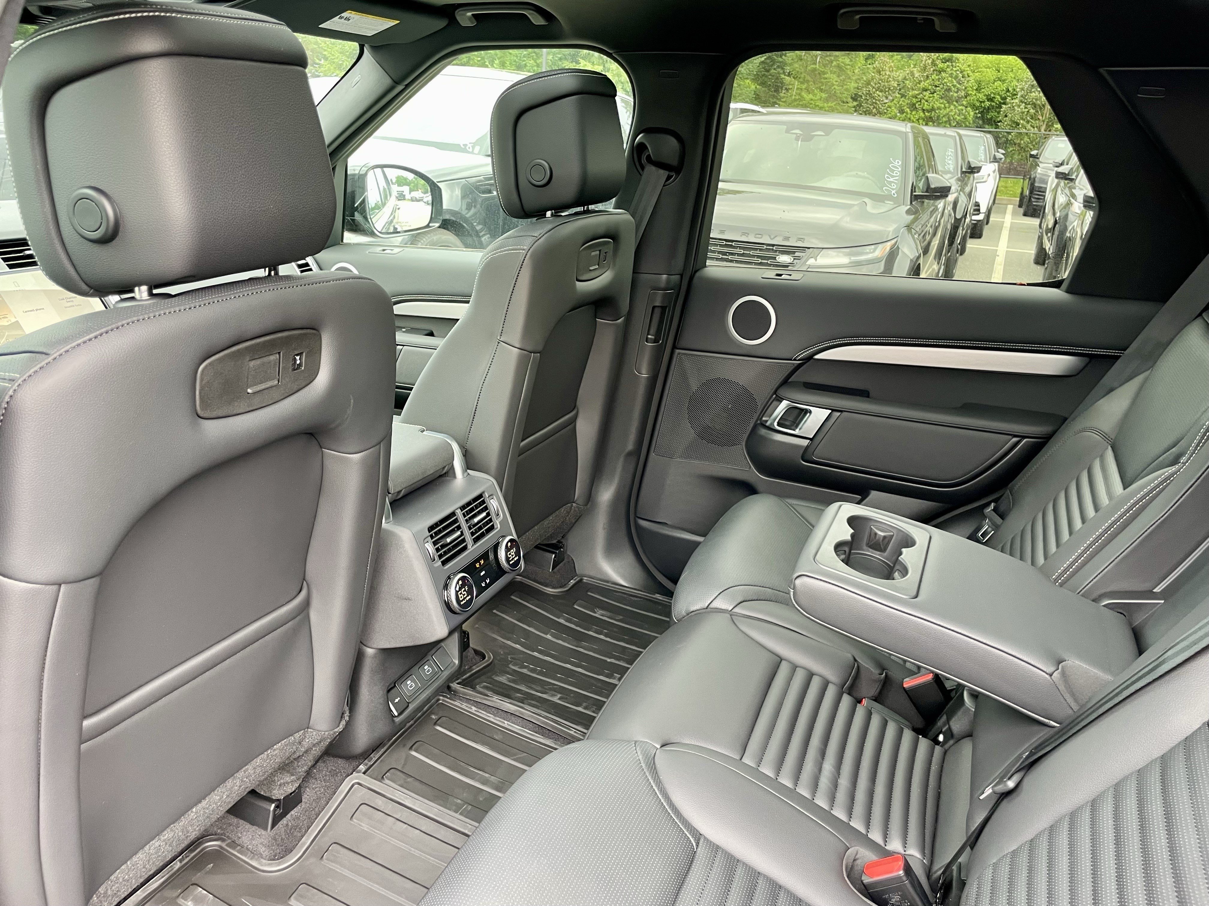 New 2026 Land Rover Discovery Limited Edition AWD/4WD image 30