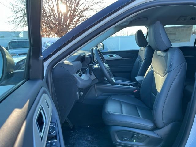 New 2026 Ford Explorer Active w/ Active Comfort Package image 12