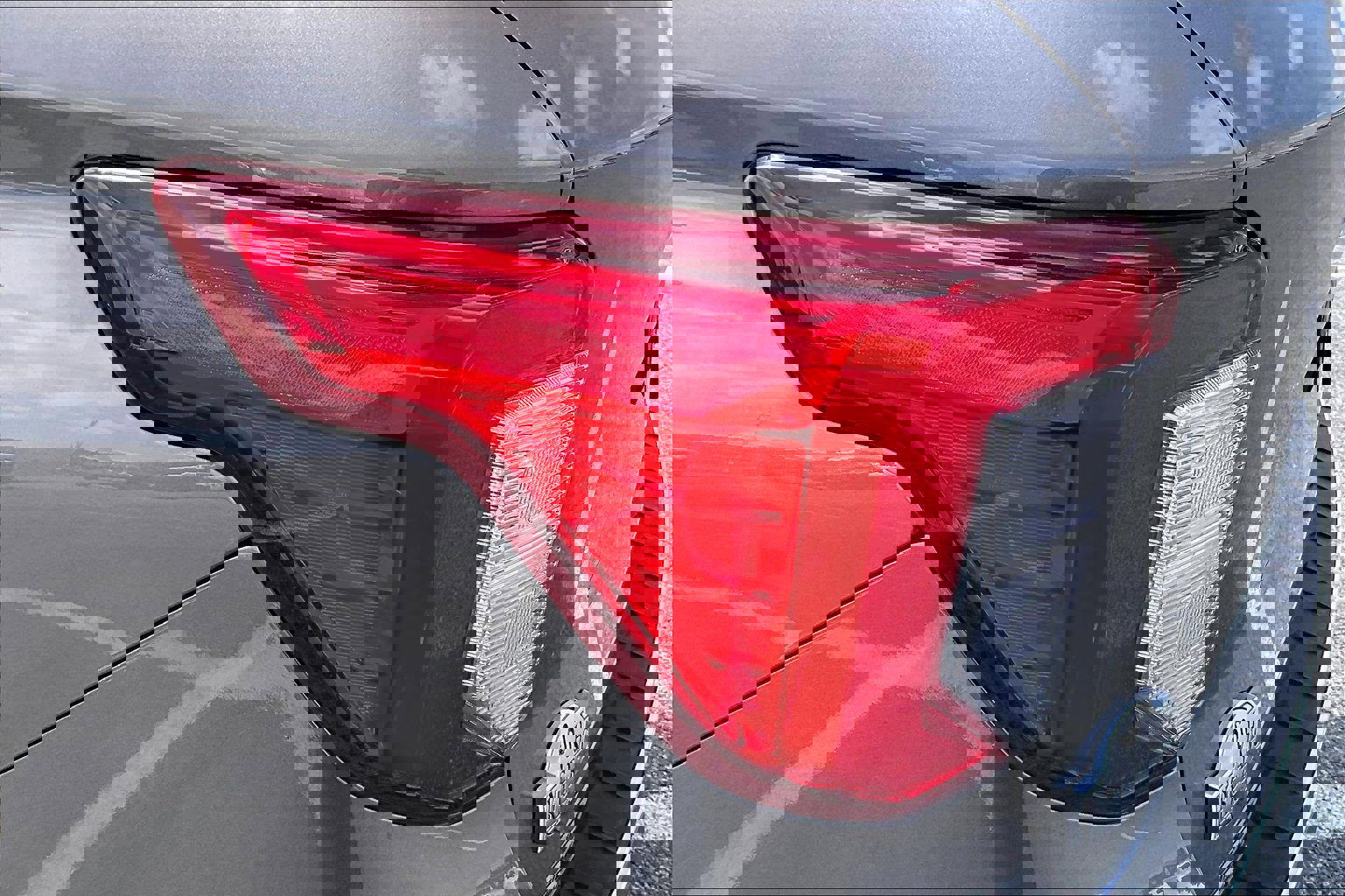 Used 2021 Ford Explorer King Ranch w/ Premium Technology Package image 24