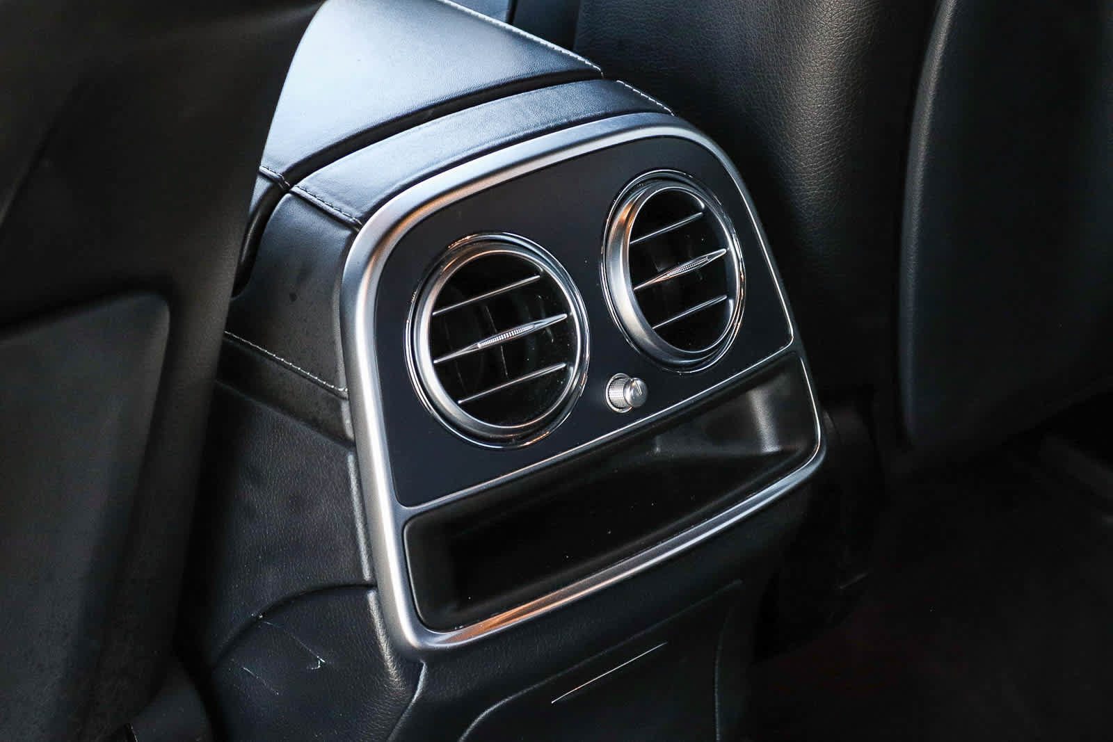 Used 2019 Mercedes-Benz S 560 Sedan image 27