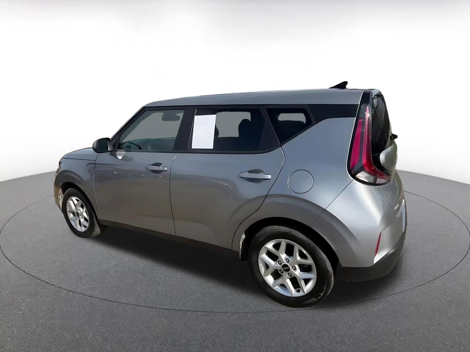 Used 2025 Kia Soul LX w/ LX Technology Package image 10