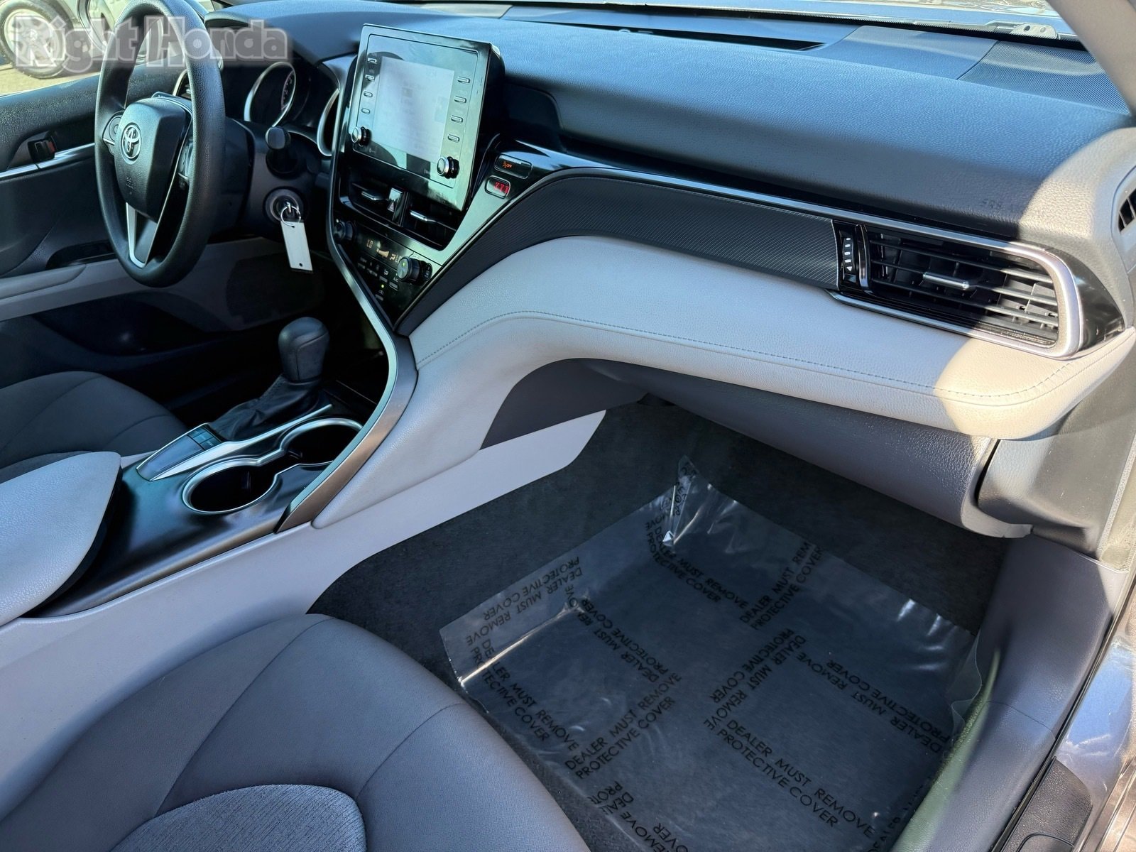 Used 2023 Toyota Camry LE image 28