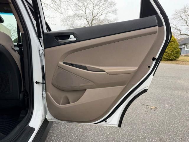 Used 2020 Hyundai Tucson Value w/ Winter Weather Package image 15