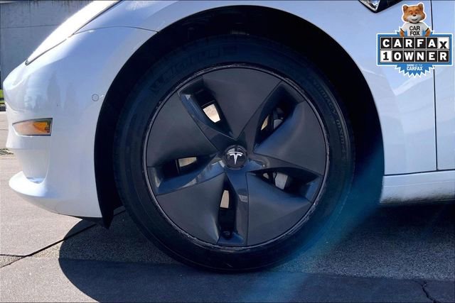 Used 2020 Tesla Model 3 Standard Range Plus image 9