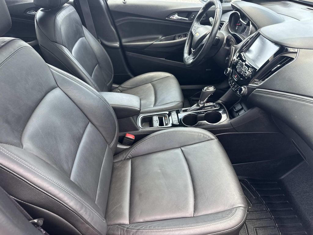 Used 2017 Chevrolet Cruze Premier FWD image 14