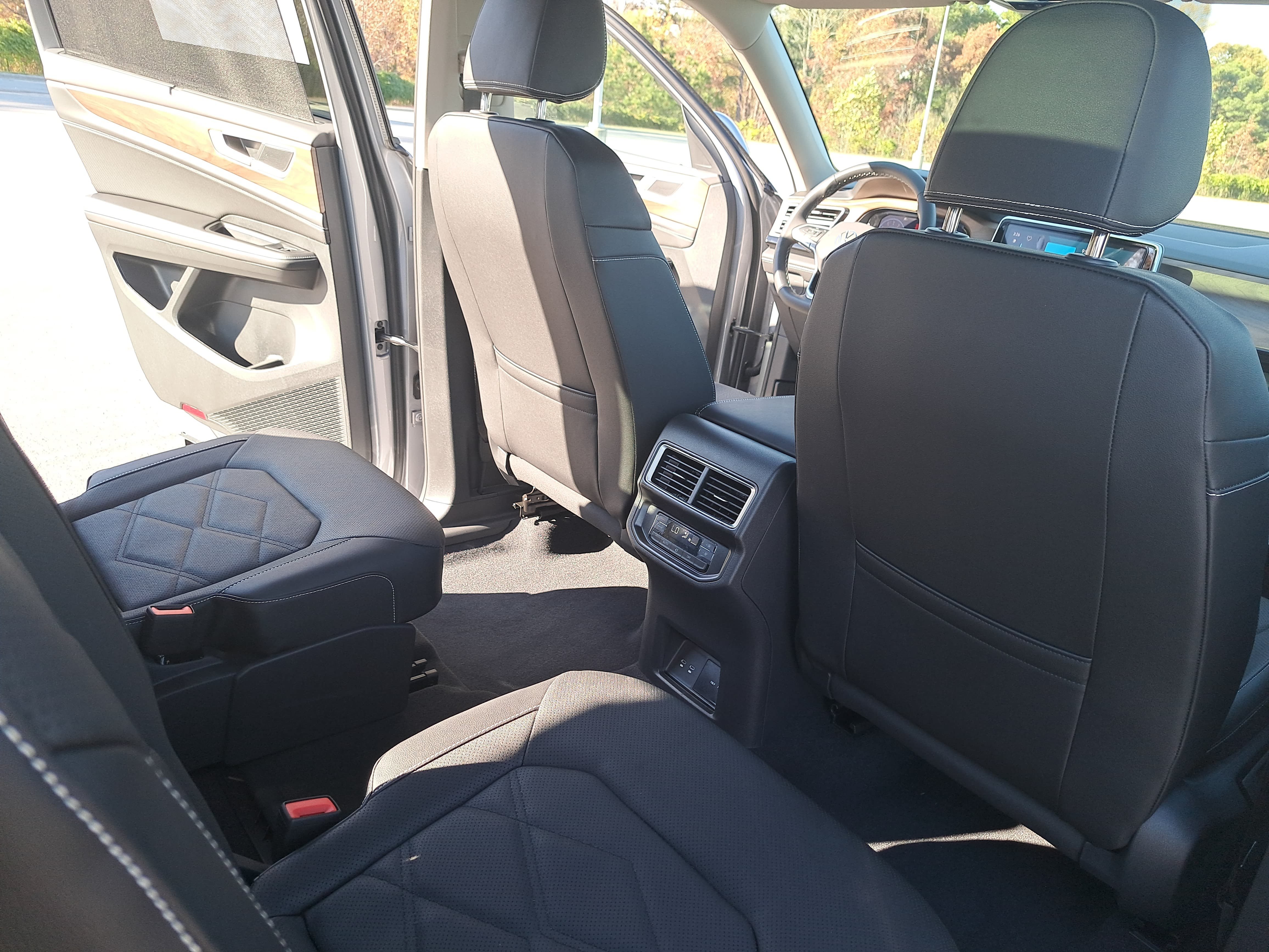 New 2026 Volkswagen Atlas SE FWD image 11